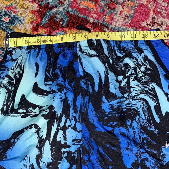 NIKE SHORTS - Picture 2 of 2